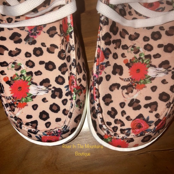NWT! “LAST PAIR” Boho/Western Running Wild Fashion Sneakers! - Picture 4 of 13